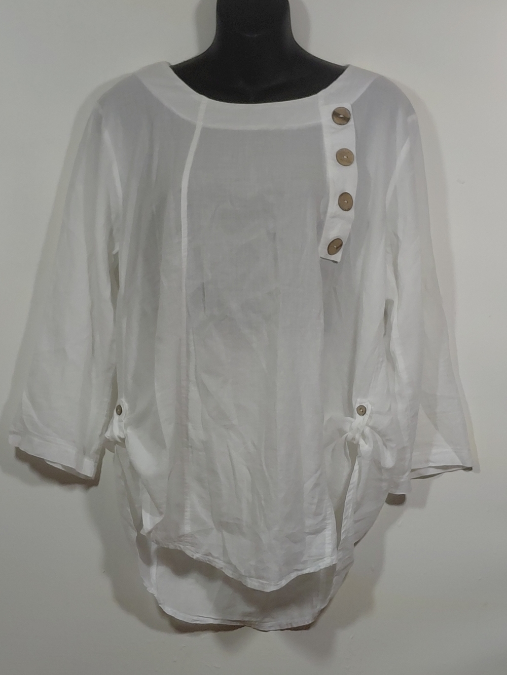 ETE White Lightweight Button-Accent Tunic Med?